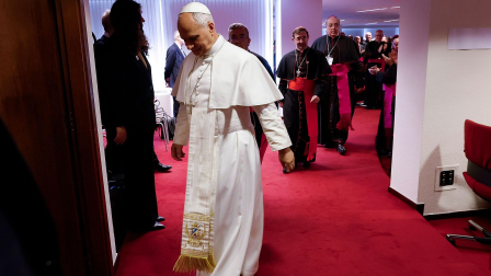 El papa recibe a víctimas de abusos sexuales en la Iglesia