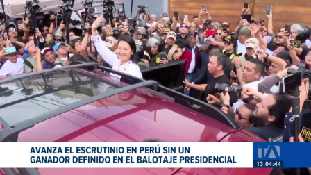 La candidata Keiko Fujimori alcanza el 50.016% frente al 49.984% obtenido por el izquierdista Roberto Sánches. Un reportaje de Belén Merizalde