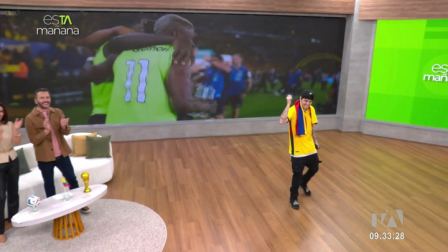Christopher Vélez, cantante ecuatoriano, visitó esTAmañana para presentar “Sí Se Puede”, un tema creado para alentar a La Tri en  Mundial 2026.