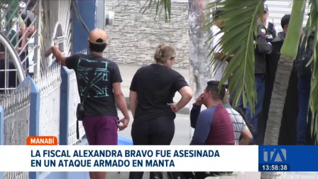 Manabí vuelve a ser escenario del crimen organizado tras el violento asesinato de la funcionaria judicial y su familiar en los exteriores de un restaurante.