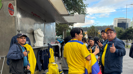 Los hinchas de Ecuador esperan el debut de la Tri.