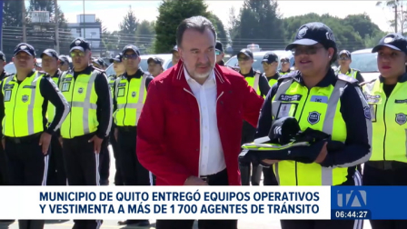 El Municipio de Quito entregó una dotación que incluye camionetas nuevas, equipos de comunicación y prendas de uniforme técnico. Un reportaje de Juan Miguel Rodríguez