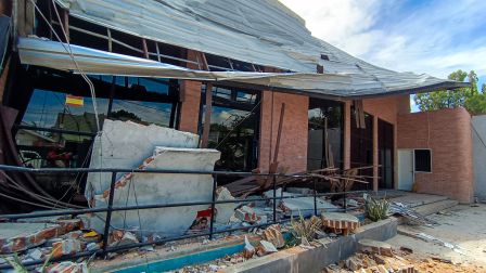 Un terremoto registrado en Palu, Indonesia, provocó daños en infraestructuras.