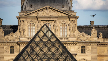 El museo del Louvre está "al límite", advierte su nuevo responsable