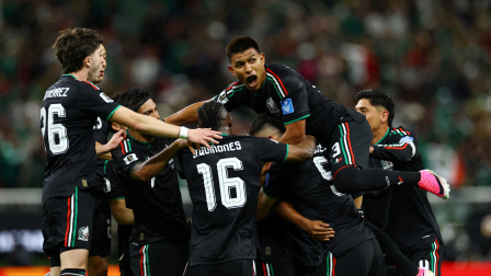 Las anfitrionas Canadá y México ganan en el arranque de la segunda fecha del Mundial