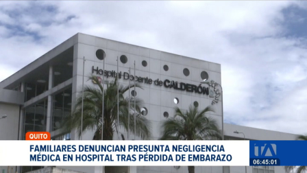Familiares de una joven de 25 años exigen una auditoría médica y sanciones tras la pérdida de un embarazo de 20 semanas en un hospital público de Quito. Un reportaje de Nathalie Jiménez