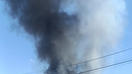 Un incendio estructural se registra cerca del Mercado Central en el Centro Histórico de Quito.