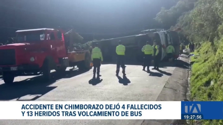 El siniestro en la vía Tena–Guayaquil dejó además trece personas heridas la madrugada de este miércoles tras una aparente pérdida de pista.