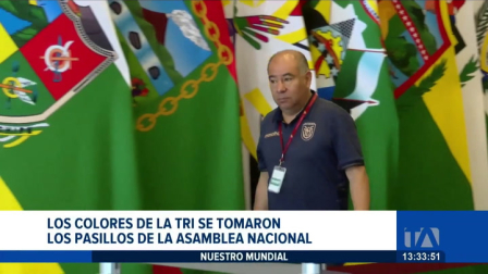 Servidores lucieron hoy la camiseta en respaldo a la Selección ecuatoriana. Mantienen la esperanza de permanecer en el Mundial. Un reportaje de Karen Haro