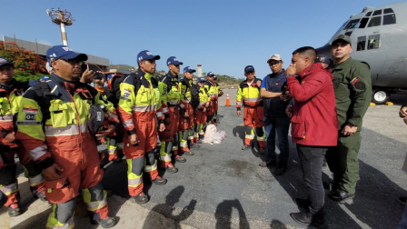 La delegación de Ecuador llegó a Venezuela para apoyar en las tareas de rescate.