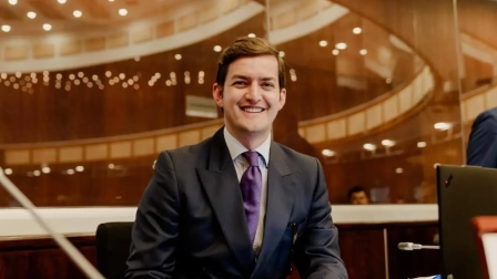 Esteban Torres asume la presidencia temporal de la Asamblea Nacional.