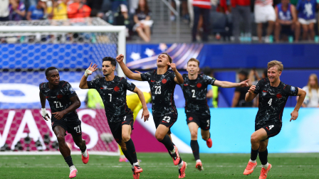 Canadá festeja la victoria ante Sudáfrica y es el primer clasificado a octavos del Mundial 2026.