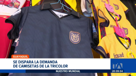 La destacada participación de la Selección Ecuatoriana impulsa el comercio. Se registran ventas masivas de camisetas, banderas y artículos deportivos. Un reportaje de Jazmín Solís
