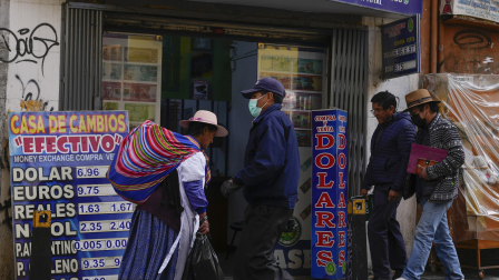 Con el incremento de los precios, la escasez de dólares y las filas en gasolineras faltas de combustible, las protestas en Bolivia se han incrementado por la crisis económica.