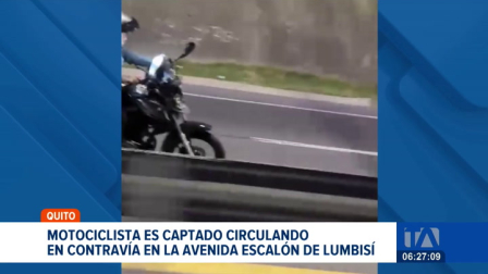 Un nuevo acto de imprudencia vial quedó registrado en video.  Testigos denunciaron que un motociclista avanzaba a gran velocidad y en contravía. Un reportaje de Juan Miguel Rodríguez