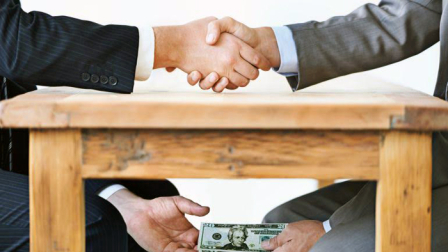 En Ecuador los delitos de corrupción se castigan con cárcel.