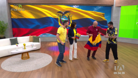 Javier Neira llega a esTAmañana para encender el ambiente previo al duelo entre Ecuador y México con su canción "La Tri".