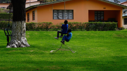 Más de 1 400 niños permanecen en casas de acogida en Ecuador.