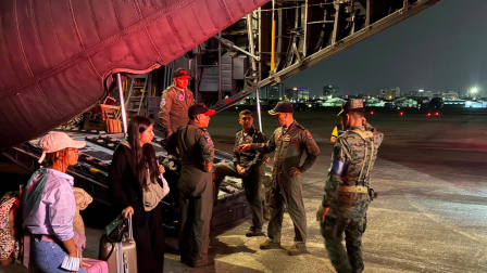 Ecuatorianos, afectados por la emergencia en Venezuela, arribaron al país en un avión militar.