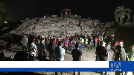 El cargamento con agua e insumos de higiene se envía este miércoles desde Guayaquil. El martes arribó el primer avión con donaciones al país. Un reportaje de María Gracia Chacón