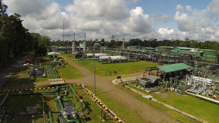 Uno de los campos petroleros en la Amazonía de Ecuador.