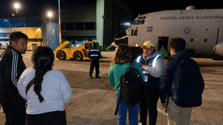 Ecuatorianos, que vivían en Venezuela, regresaron al país tras los terremotos.