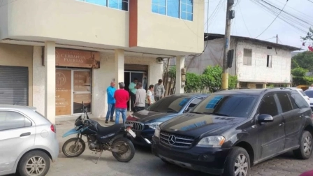 Una abogada fue asesinada junto a la Fiscalía de Pedernales, en Manabí.
