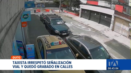 Cámaras registraron el momento en que un taxista ignoró la señalización vial en la intersección de las calles Isla Genovesa y Río Coca. Un reportaje de Juan Miguel Rodríguez