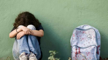 La madre de una adolescente denunció que su hija fue víctima de violencia sexual en colegio de Quito.