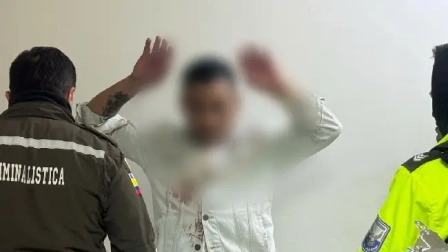 Un hombre fue detenido en delito flagrante tras apuñalar a su expareja en el sur de Quito.