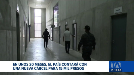 El funcionario anticipó el destino de salud para Aquiles Alvarez ante nuevas emergencias y fijó en 20 meses la entrega de un penal masivo. Un reportaje de Carlos Sacoto
