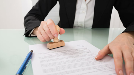 La licencia sin sueldo está contemplada en la Ley del Servicio Público.