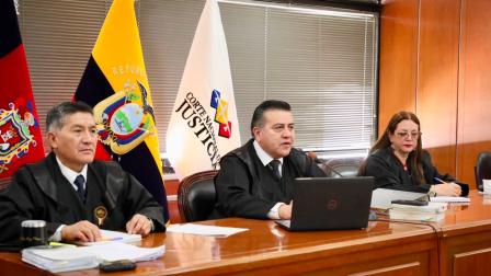 El Tribunal de juicio está conformado por Manuel Cabrera, Daniella Camacho y Julio Inga.