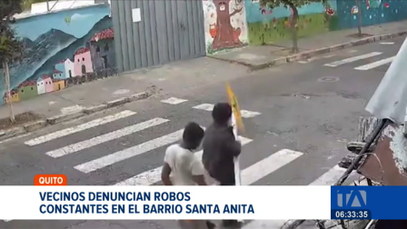 Vecinos del sur de Quito denuncian que los robos a personas y el desmantelamiento de carros se han vuelto comunes en la zona. Un reportaje de Juan Miguel Rodríguez