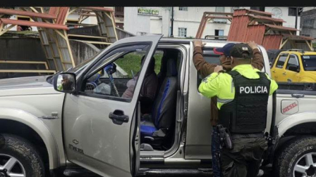 La Policía detuvo a un hombre que intentó disparar a su pareja en Quito.