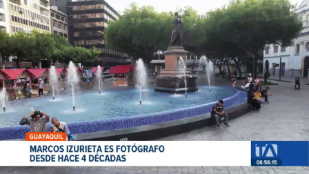 Marcos Izurieta es el fotógrafo que inmortaliza historias en la Plaza Vicente Rocafuerte, en Guayaquil. Conoce su historia. Un reportaje de Jazmín Solís