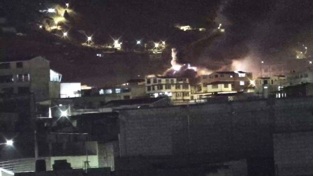 Un incendio en una bodega de plásticos, en el sur de Quito, fue sofocado durante la madrugada.