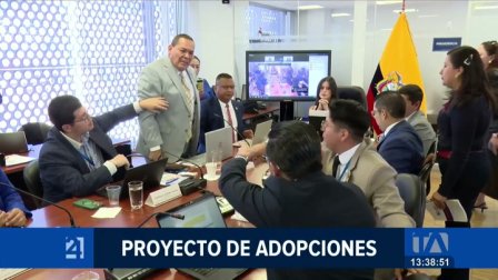 En medio de incidentes verbales, la mesa de Transparencia avaló el documento para segundo debate, bajando el plazo de trámite a un año. Un reportaje de Karen Haro