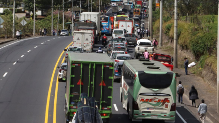 El SRI propuso nuevas reglas para el transporte comercial en Ecuador.