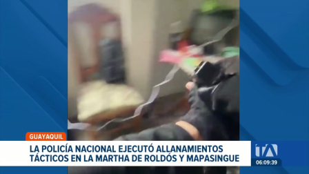 La Policía allanó inmuebles en la Martha de Roldós y Mapasingue para capturar a los integrantes de esta organización implicada en asaltos a gasolineras. Un reportaje de Catalina García