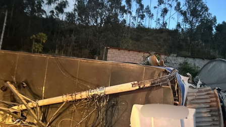 Cierre total en la vía a Nayón por el accidente de un vehículo pesado