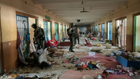 Arsenal decomisado en la Penitenciaría del Litoral tras operativo militar
