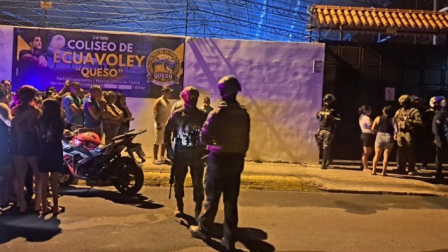 Sicarios irrumpen en coliseo de ecuavóley y matan a dos personas en Portoviejo