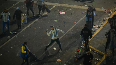 Fanáticos argentinos protagonizaron disturbios en el Obelisco, de Buenos Aires.