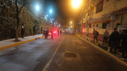 La Policía Nacional realiza un cierre en el rendodel de Las Bañistas, en Cumbayá.
