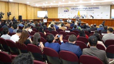 El CNE libera a los precandidatos de Amigo y el Partido Socialista negocia con la RC