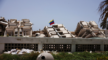 Rescatistas aún buscan sobrevivientes de los terremotos en Venezuela.
