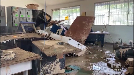 Ministerio de Educación identifica 264 planteles en alto riesgo e invierte un millón de dólares en obras de infraestructura. Un reportaje de Lucía Clavijo