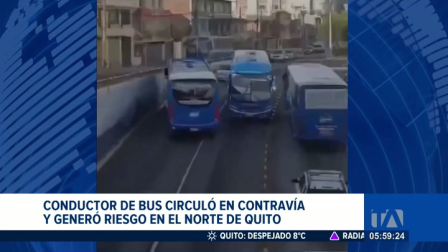 La imprudente maniobra de un conductor de transporte público fue grabada por ciudadanos mientras transitaba a contramano por una vía exclusiva. Un reportaje de Gustavo Jaramillo