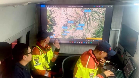 Los Bomberos de Quito realizan labores de búsqueda de Lizeth Bunshi